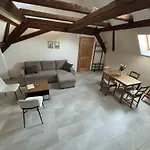 Pri Hudi Mravljici