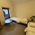 Pri Hudi Mravljici