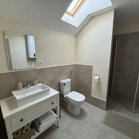 Apartament Pri Hudi Mravljici *