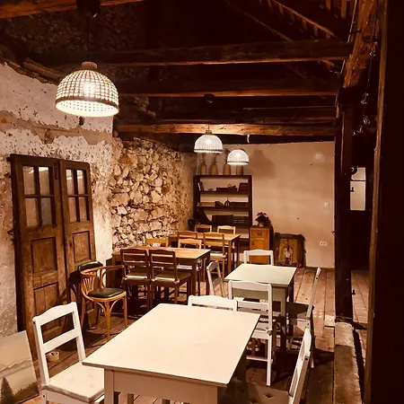 Pri Hudi Mravljici