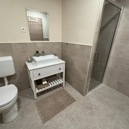 Pri Hudi Mravljici Apartament *